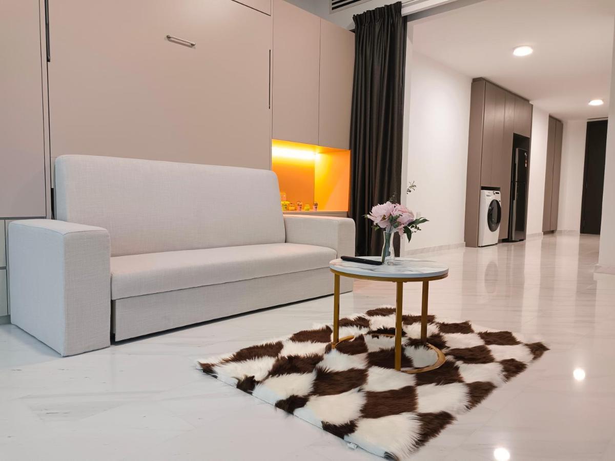 Eaton Suites By The Rt Group Pangsapuri *