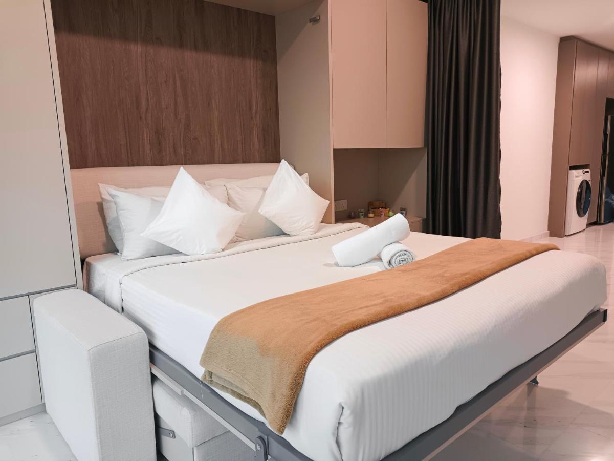 Eaton Suites By The Rt Group