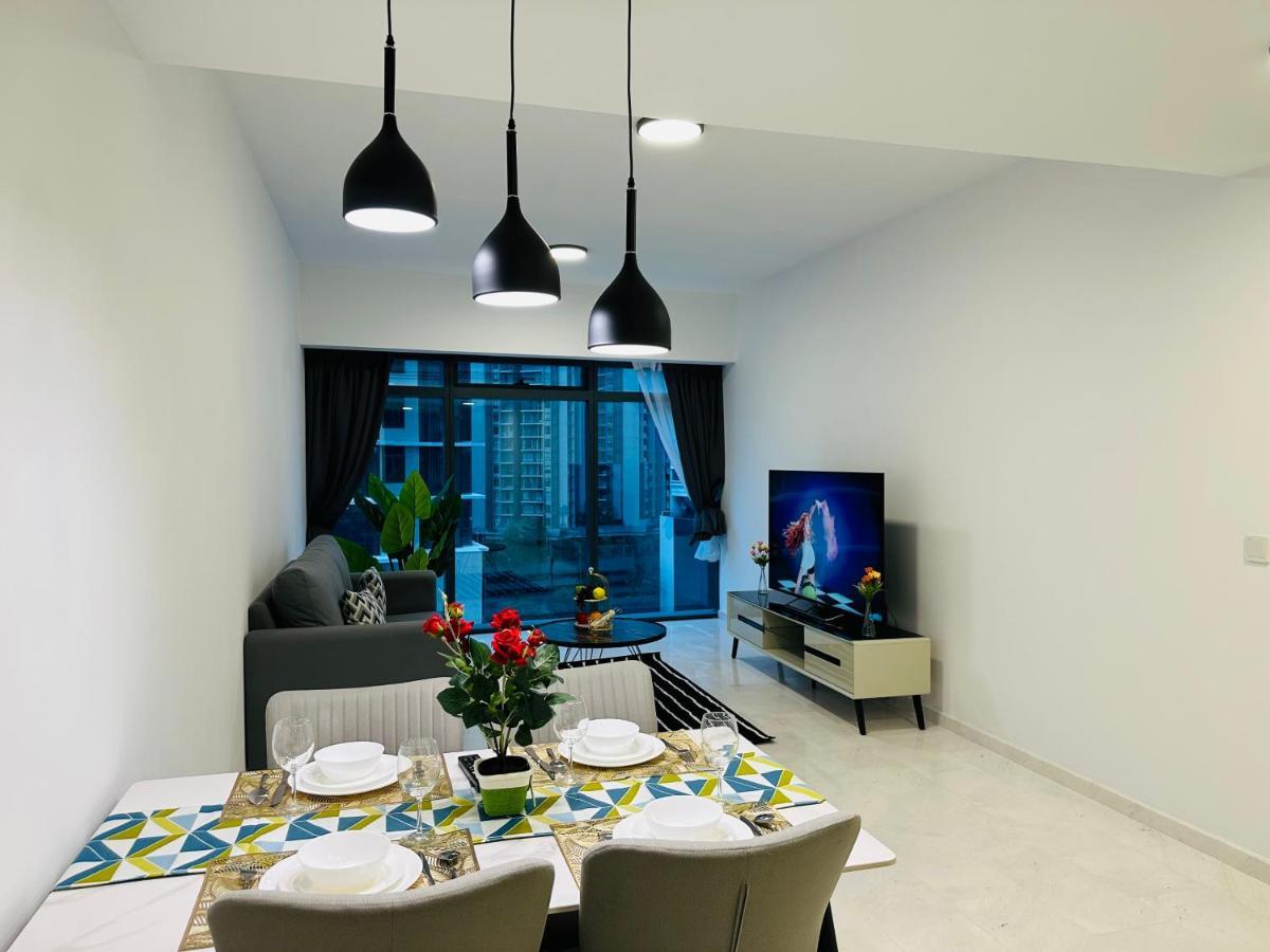 Eaton Suites By The Rt Group Pangsapuri